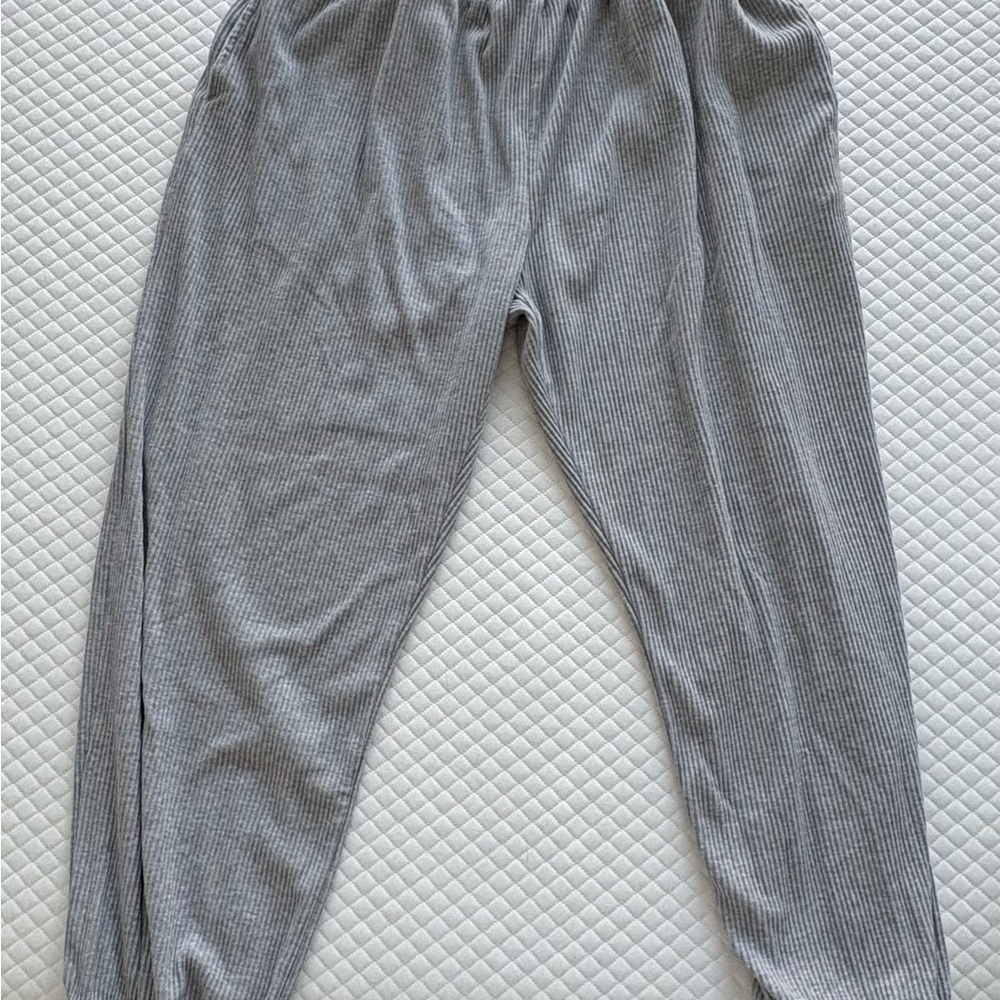 SHEIN Gray Ribbed Track Pants